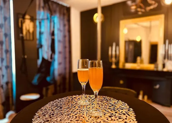 Love Room « L\'Etreinte Doree »