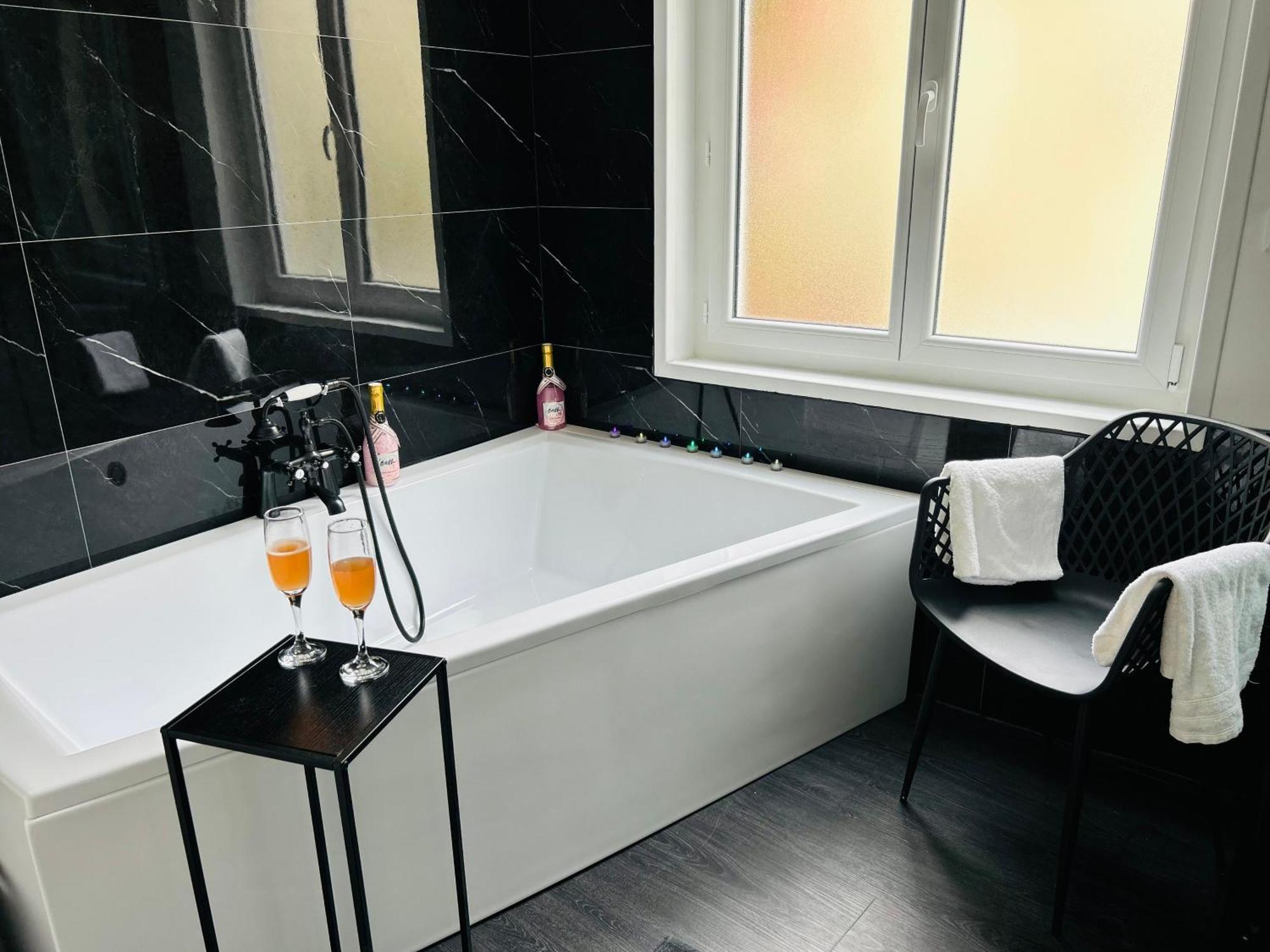 Apartment « l'etreinte Doree »